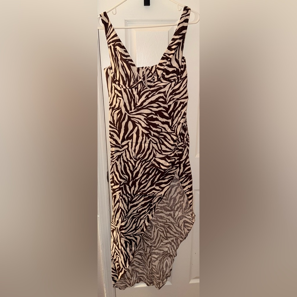 117.  Rumer Cyrus Maxi Dress - Picture 6 of 16